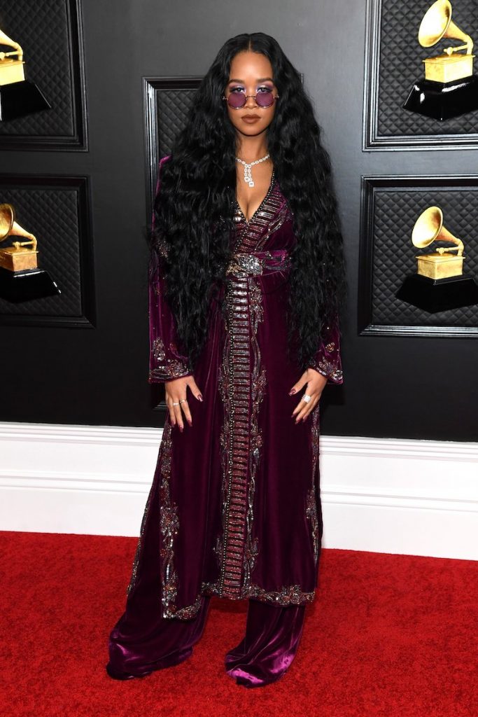 Os mais bem vestidos do Grammy 2021 - Blog Amaury Jr. - BOL